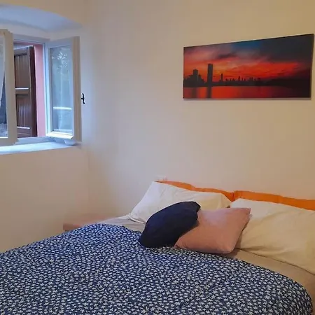 Apartment Casa Dea 3 *